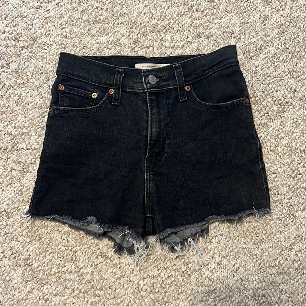 Levi’s High Rise Shorts Size 26